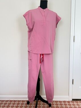 Figs Women's Chalk Pink Scrub Set -Rafaela  Top  &  ZamoraJogger Pants